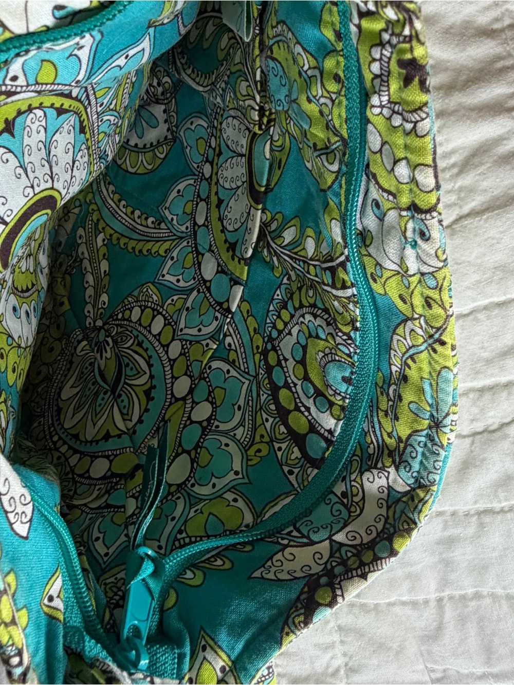 Vera Bradley Retired “Peacock” Pattern Mini Crossbody Hipster Bag - Picture 2 of 2